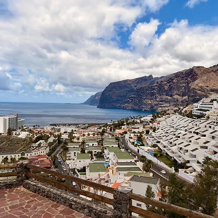 2 Bd With Stunning View דירה